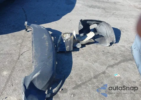 2015 Jeep Cherokee Latitude z USA, uszkodzony, nr VIN 1C4PJMCS2FW571592